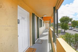 315 Nw 109th Ave 205 Miami, FL 33172 - MLS#A11738249
