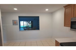 10433 Sunrise Lakes Blvd 104 Sunrise, FL 33322 - MLS#A11738293