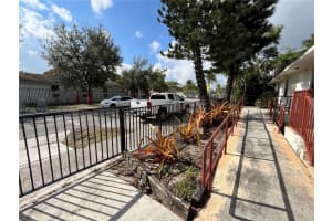 800 NW 6th Ave, Pompano Beach, FL 33060 - MLS#A11738577