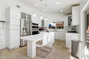 8914 NW 187th St, Hialeah, FL 33018, Sold 03/31/25