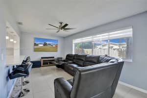 7711 NW 5th St, Pembroke Pines, FL 33024, Sold 06/04/25