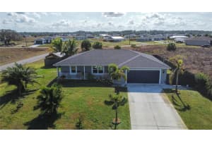 1220 Moore Run, La Belle