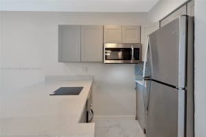 820 Sw 11th Ave 14b Hallandale Beach, FL 33009 - MLS#A11739036