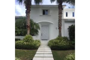 5763 N Bay Rd, Miami Beach, FL 33140 - MLS#A11739055