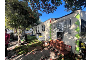 299 Nw 43rd St, Miami
