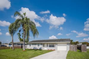217 Ne Glentry Ave, Port Saint Lucie