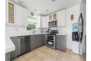 9350 Sw 165th St Palmetto Bay, FL 33157 - MLS#A11739170