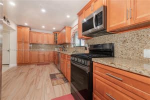 6640 Nw 21st Ct Sunrise, FL 33313 - MLS#A11739177