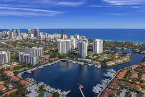 21205 Yacht Club Drive 304, Aventura