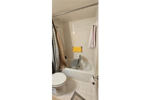 13355 Sw 9th Ct 104h, Pembroke Pines