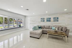 1017 NE 3rd St, Hallandale Beach, FL 33009, - MLS#A11739258