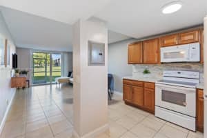 9761 Sunrise Lakes Blvd APT 107, Sunrise, FL 33322, - MLS#A11739476
