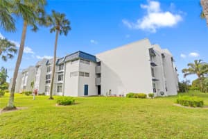 7807 Golf Cir Dr, Margate, FL 33063, Sold 04/18/25