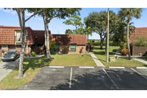 8032 Boca Rio Dr 8032, Boca Raton