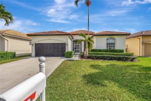 635 SE 30th Dr, Homestead, FL 33033, Sold 03/27/25