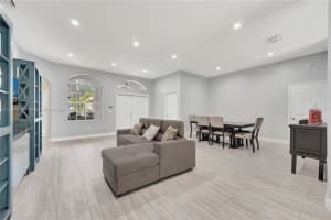 635 SE 30th Dr, Homestead, FL 33033, Sold 03/27/25