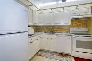 16851 Ne 23rd Ave A319, North Miami Beach