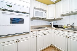 19380 Collins Ave APT 212, Sunny Isles Beach, FL 33160, Sold 08/27/25