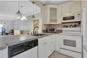 5103 Nw 35th St 601, Lauderdale Lakes
