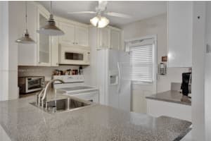 5103 NW 35th St APT 601, Lauderdale Lakes, FL 33319, - MLS#A11739755