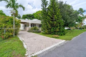 130 SW 1st Ave, Hallandale Beach, FL 33009, Sold 04/23/25