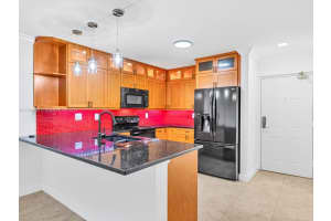10900 Sw 104th St 114, Miami