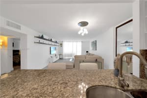 3750 Ne 170th St 101 North Miami Beach, FL 33160 - MLS#A11739903