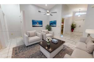 19040 NW 85th Ct, Hialeah, FL 33015, Sold 04/04/25