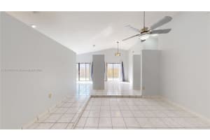 19040 NW 85th Ct, Hialeah, FL 33015, Sold 04/04/25