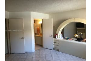 10249 Nw 9th St Cir 110-8 Miami, FL 33172 - MLS#A11739989