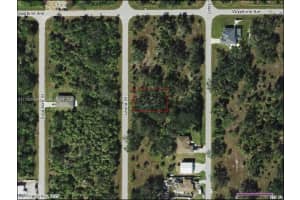 422 Leona St Port Charlotte, FL 33954 - MLS#A11739993