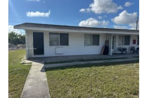 735 Ridge Rd 1, Lantana