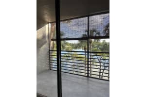 901 Colony Point Cir, Pembroke Pines, FL 33026, Sold 04/22/25