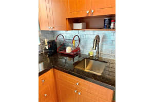 1420 Pennsylvania Ave 205, Miami Beach, FL 33139 - MLS#A11740150