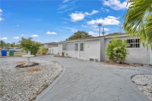 500 SW 69th Ave, Miami, FL 33144, Sold 05/23/25