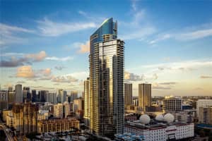 851 Ne 1st Ave 811, Miami