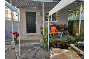 1260 NW 4th St, Miami, FL 33125, - MLS#A11740593