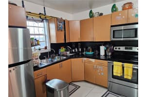 1260 NW 4th St, Miami, FL 33125, - MLS#A11740593