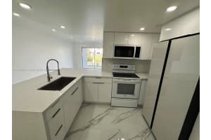 9375 Fontainebleau Blvd, Miami, FL 33172, Sold 07/10/25