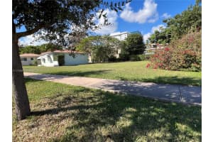 25 Sevilla Ave Coral Gables, FL 33134 Sold 03/23/25