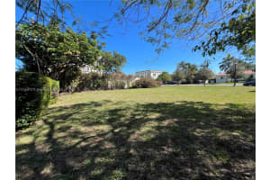 25 Sevilla Ave Coral Gables, FL 33134 Sold 03/23/25