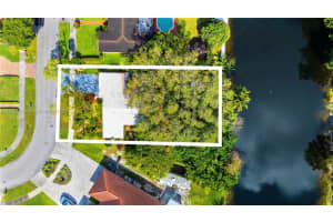 17911 NW 77th Ct, Hialeah, FL 33015, Sold 05/06/25