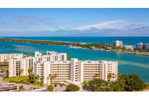 19800 Sandpointe Bay Dr, Tequesta, FL 33469, Sold 04/17/25