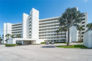 19800 Sandpointe Bay Dr, Tequesta, FL 33469, Sold 04/17/25