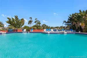 873 Ne 195th St 307, Miami