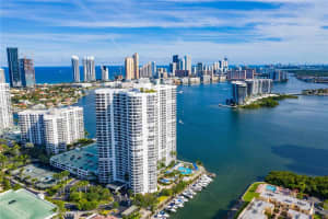 3530 Mystic Pointe Dr 1513, Aventura