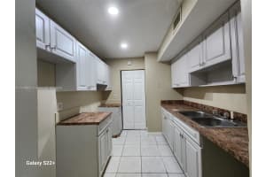 2824 Nw 55th Ave 1b, Lauderhill