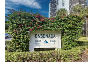 3475 N Country Club Dr 115, Aventura