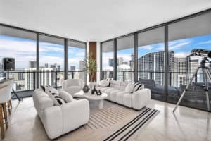 88 SW 7th St Apt 3611, Miami, FL 33130, Sold 05/08/25