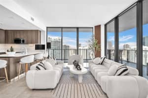 88 SW 7th St Apt 3611, Miami, FL 33130, Sold 05/08/25